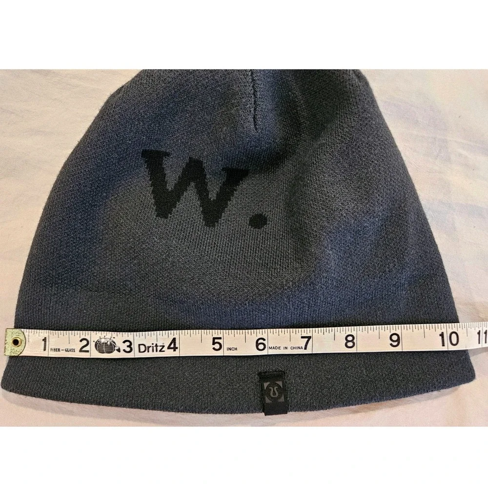 Lululemon Reversible Beanie Gray Knit Hat W Graphic Textured Ribbed Logo